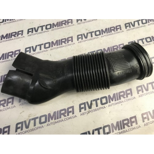 Патрубок повітряного фільтра Fiat Punto 2005-2018 1.3JTD 51877463